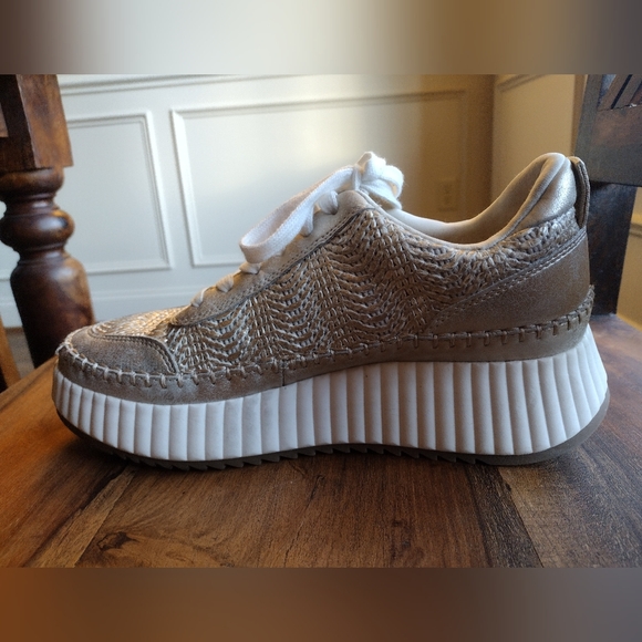 Universal Thread Gold Platform Sneakers Size 9 - Picture 3 of 10